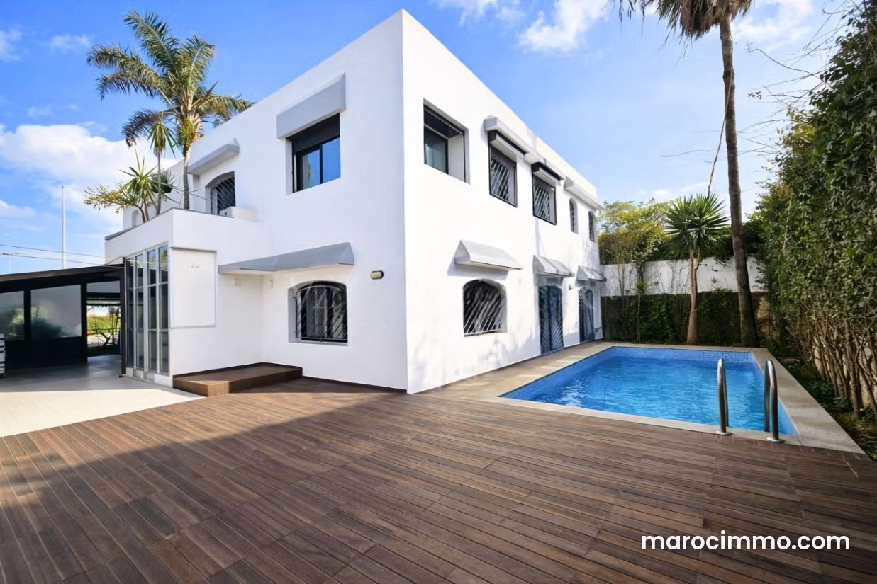 600 sqm Villa with Pool, Aïn Diab, Casablanca — Casablanca