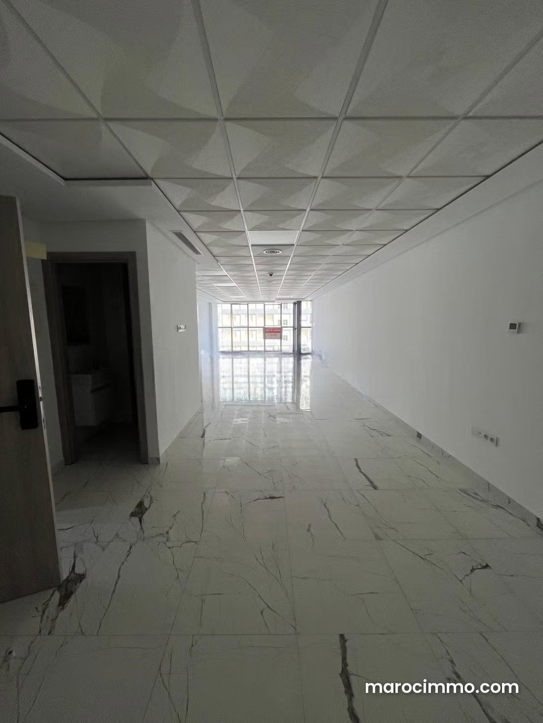 مكتب حديث للإيجار بوسط طنجة — طنجة