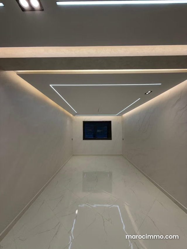 Vente d'un bel appartement à Martil. 1 Pièce. Cuisine entièrement équipée — 2
