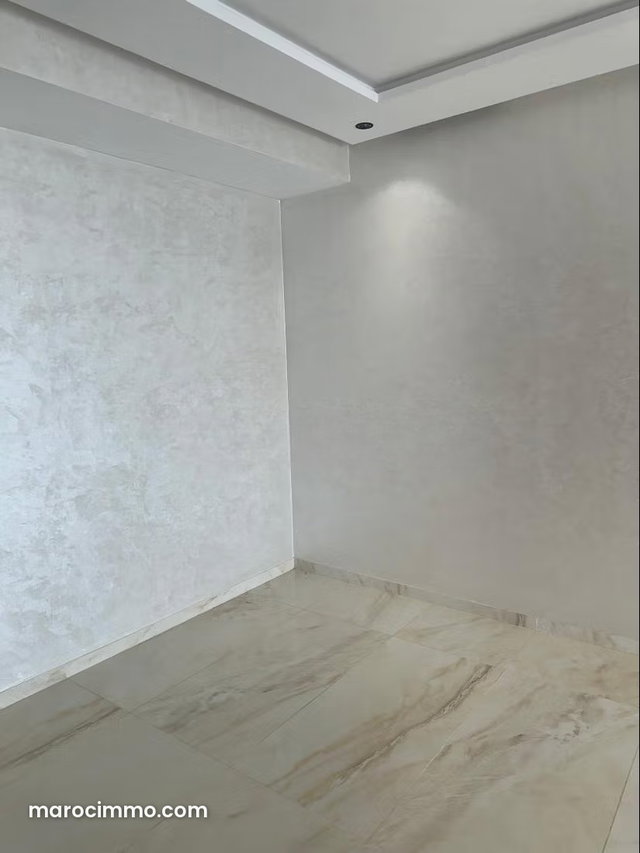Appartement à l'achat à El Menzeh. 4 chambres agréables. Double vitrage et porte blindée — 2