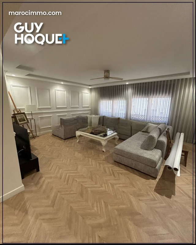 Superbe Appartement Rénové de 198m2 — 2