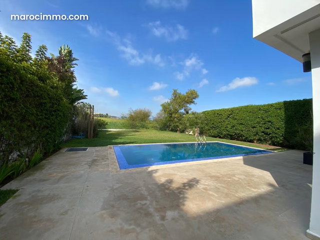 Villa Front Golf avec Piscine – CGI / Ville Verte — 2