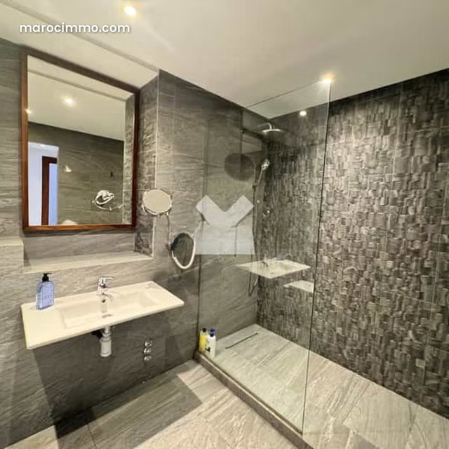 Appartement à Vendre de 185.0 m² à Casablanca, Racine — 3