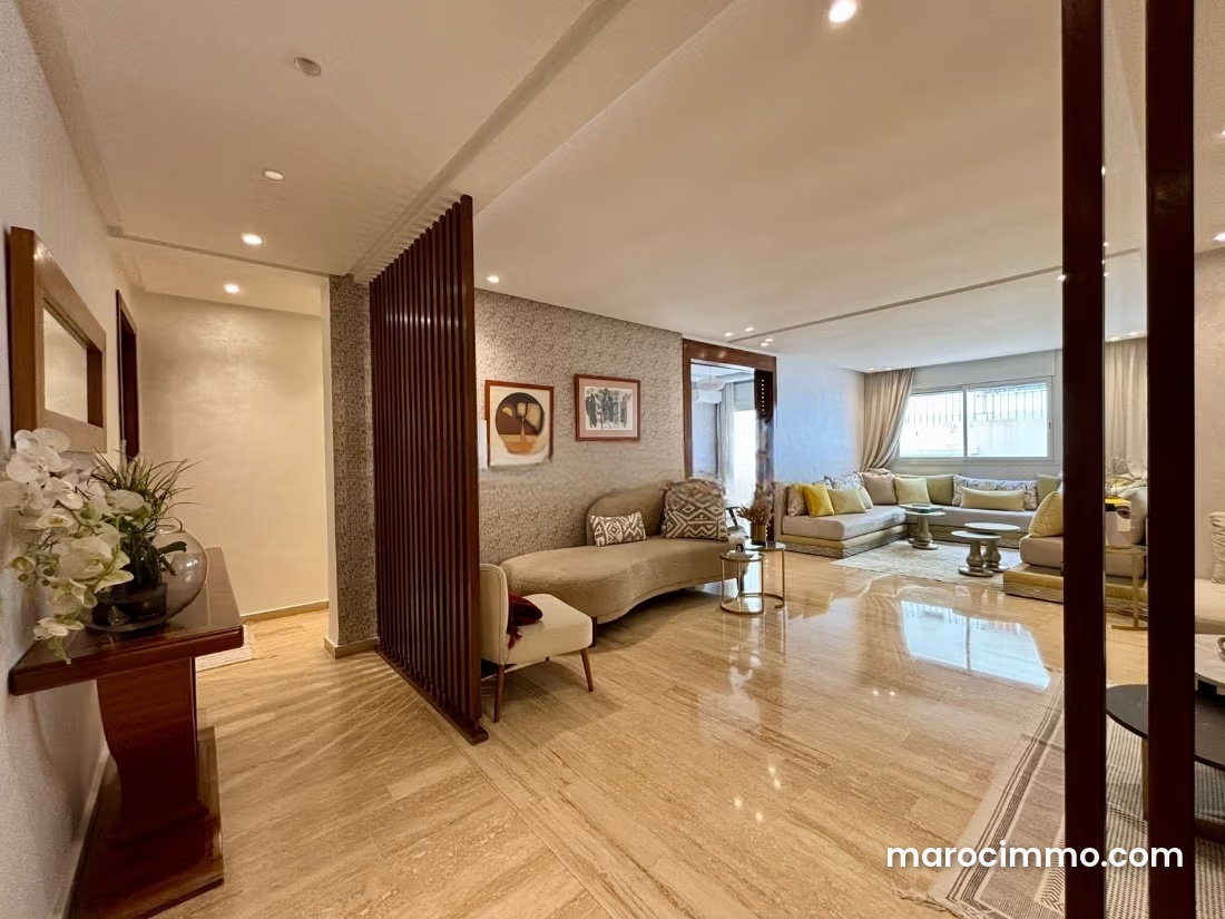 Apartment with Large Terrace for Sale in Gauthier, Casablanca — Casablanca