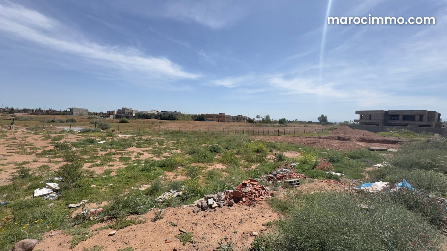 أرض مطلّة على الغولف بطريق فاس في مراكش — مراكش