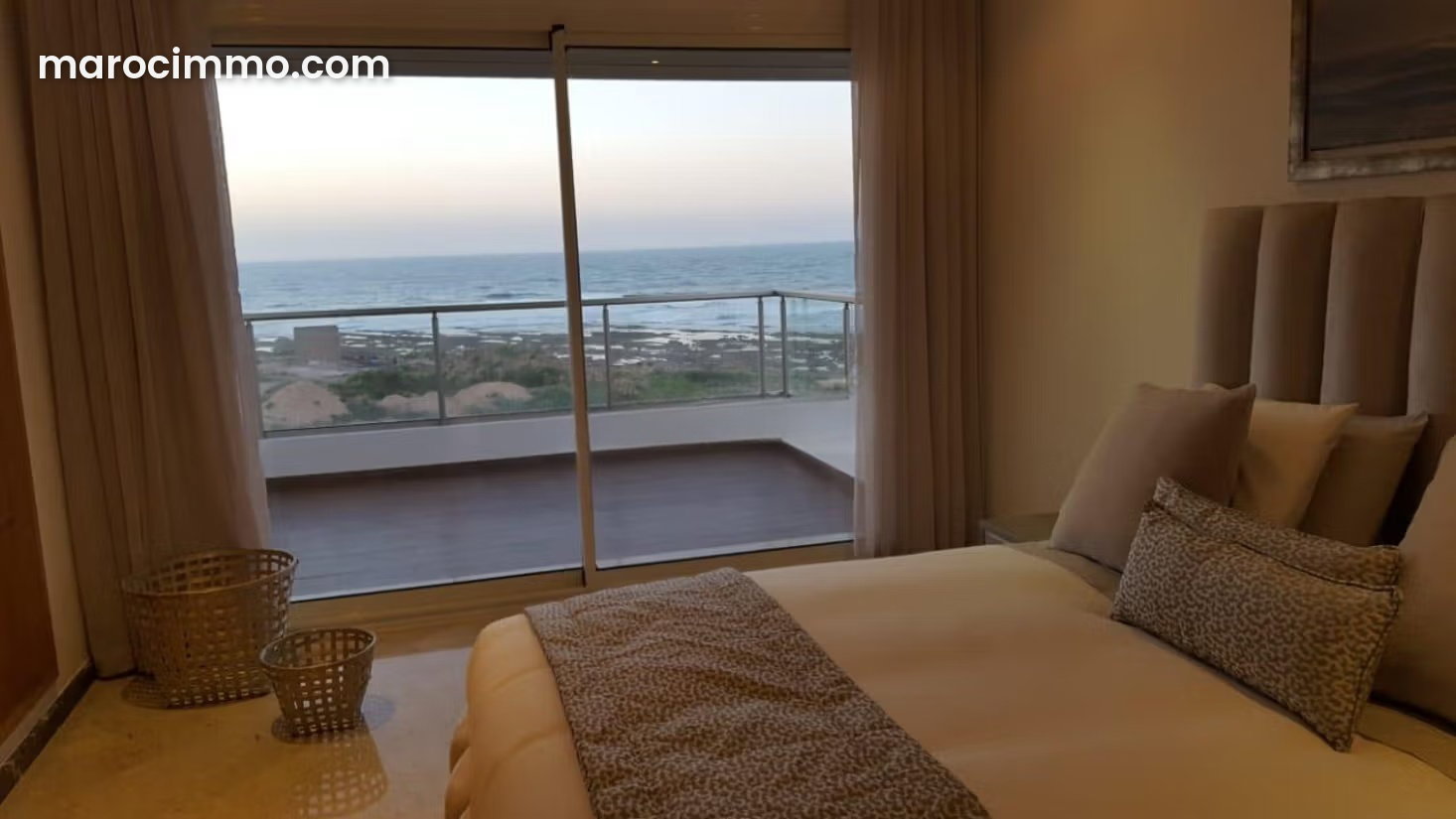 High-end sea-view apartment for sale in Dar Bouazza — Dar Bouazza