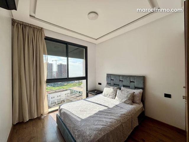 Appartement traversant meublé au 8e étage CFC — 4