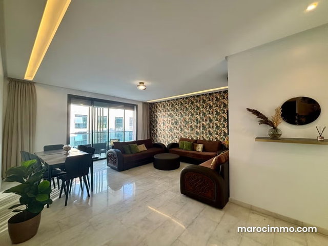 Appartement traversant meublé au 8e étage CFC — 2