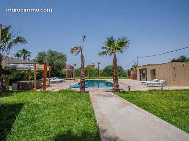 Villa de luxe à vendre avec VNA à Route de Fez. 10 belles chambres. Bien meublé — 2