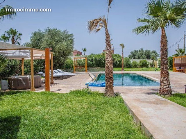Villa de luxe à vendre avec VNA à Route de Fez. 10 belles chambres. Bien meublé — 4