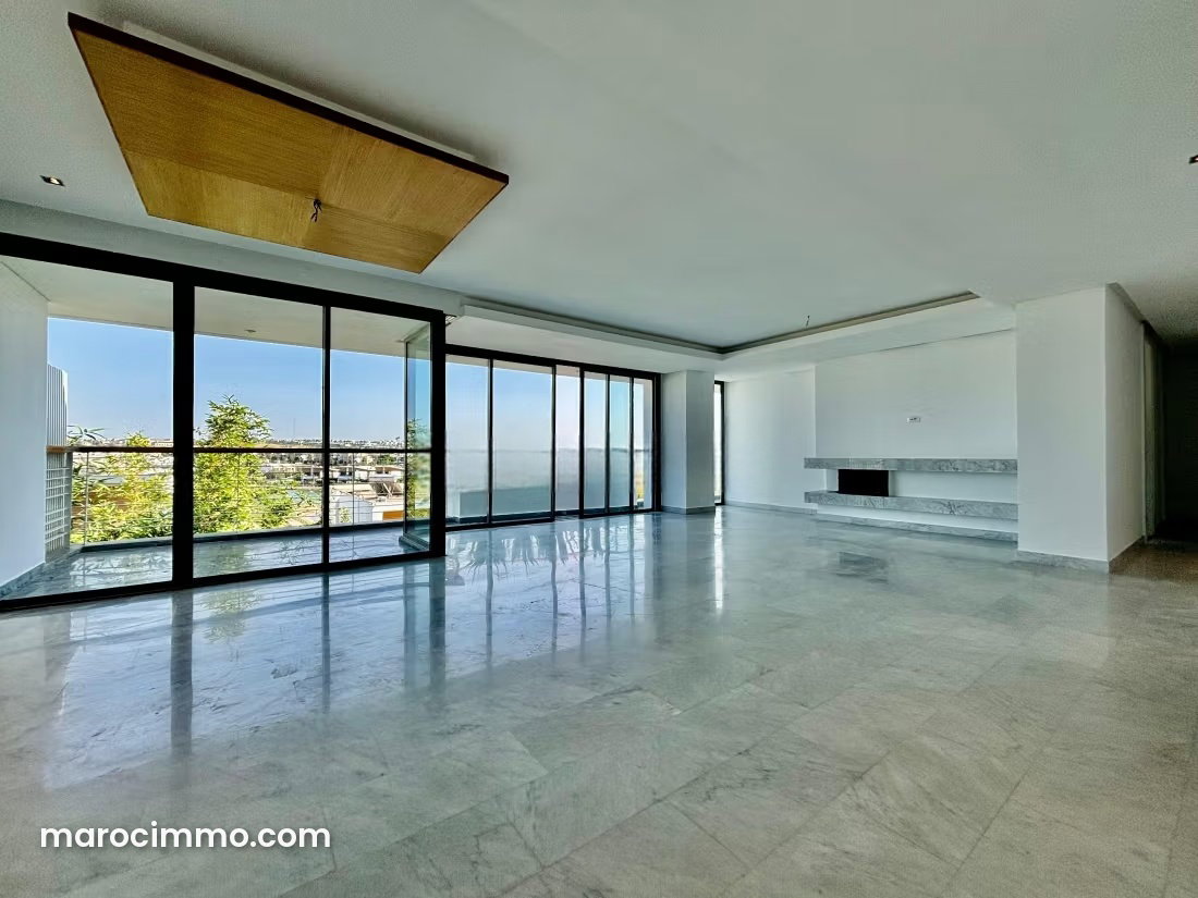 180 sqm Apartment with Golf Course Views and Terrace in Ville Verte Bouskoura — Bouskoura