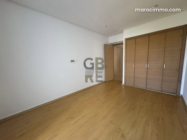 Bel appartement situé dans une résidence fermée avec piscine à Hay Riad — 4