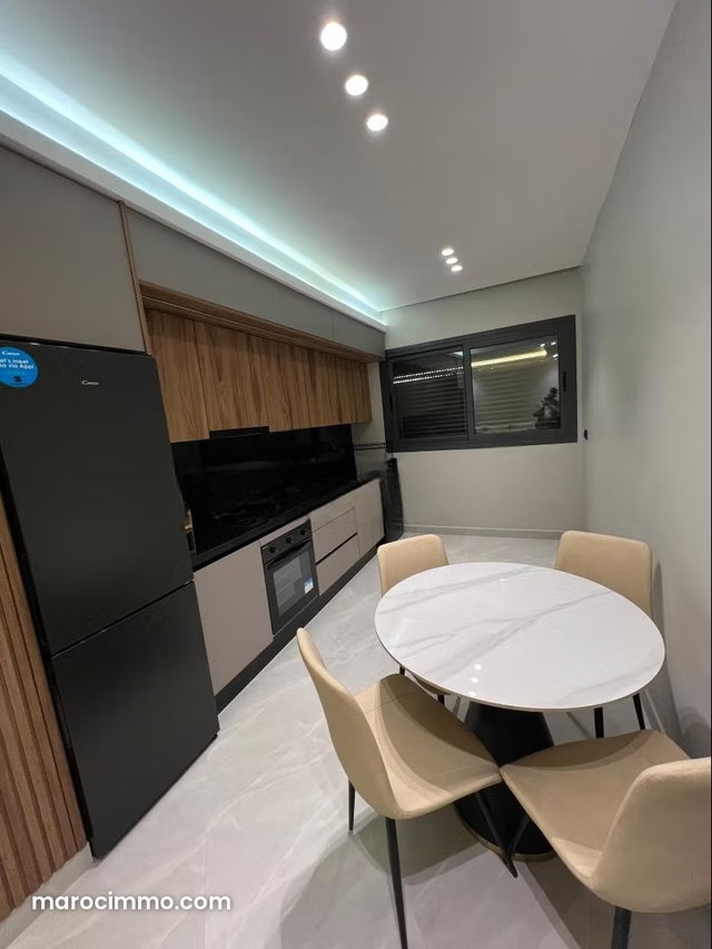 Très bel appartement en location à Tanja Balia. 3 pièces confortables. Meublé — 4