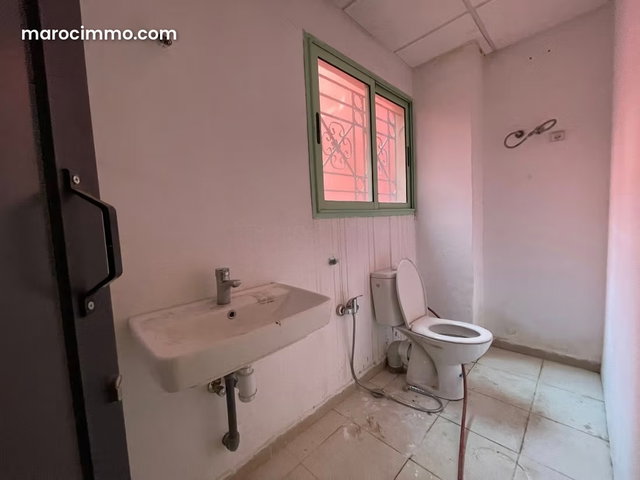 Local commercia 138 m2 à Vendre situé à Allal fassi — 4