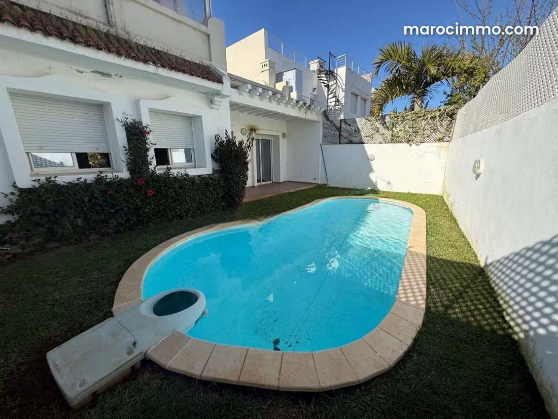 Villa 220 m² avec piscine privée à louer, Dar Bouazza — Dar Bouazza