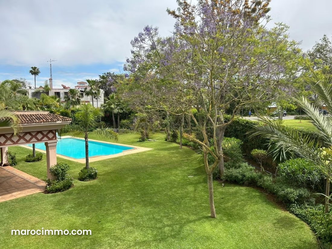 3-Hectare Plot in El Menzeh with Strong Development Potential — El Menzeh