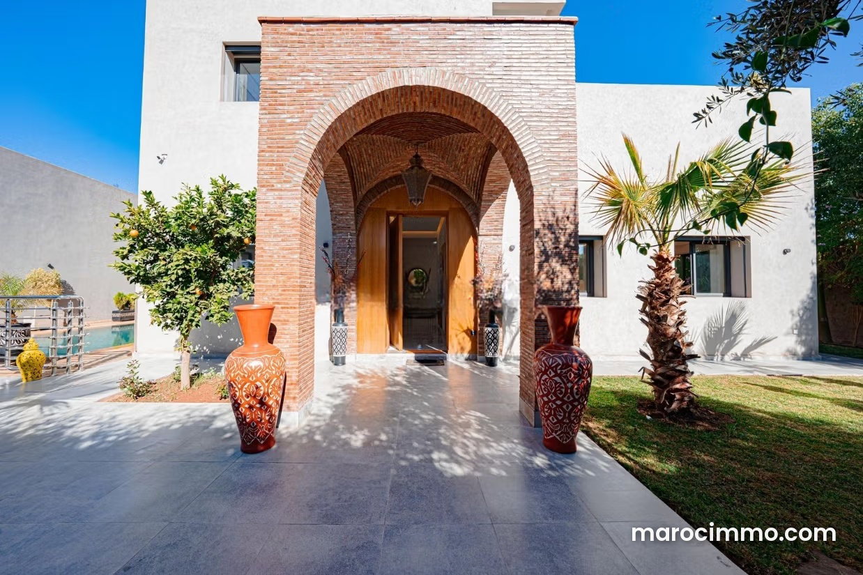 500 m² Villa with Pool and Mountain Views, Fes Road, Marrakech — Marrakesh