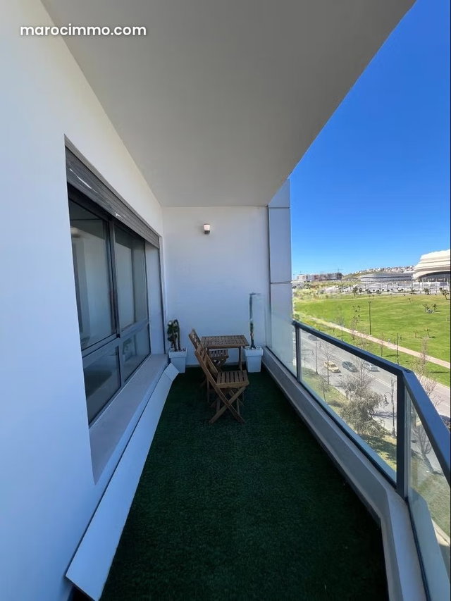 Vente d'un bel appartement à Hay Hassani. 4 pièces. Bien meublé — 4