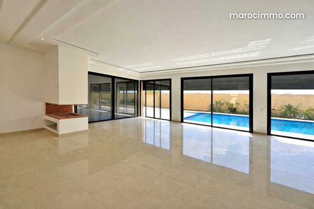 Villa moderne de 4 façades sur 486m², 4 chambres — 3