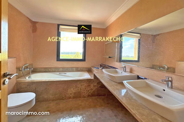 Magnifique Villa en 2 niveaux avec piscine — 5