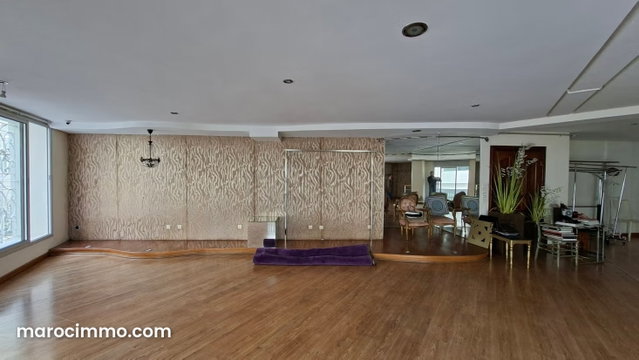 Local double vitrine 260 m² proche Bd d'Anfa — 4