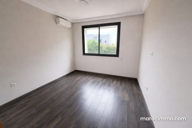 2-Bedroom Apartment with South Exposure — 4