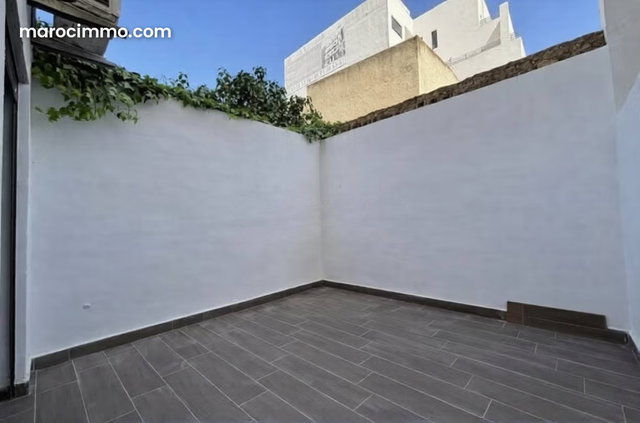 Louez cet appartement à Les Hôpitaux. Surface de 60 m². Bien meublé — 5