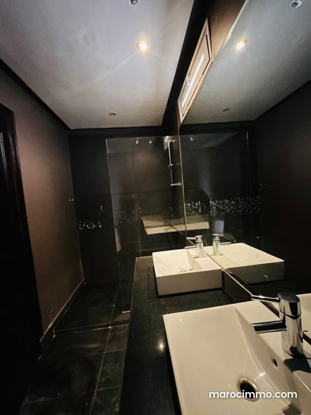 Superbe appartement au cœur du quartier Racine — 4
