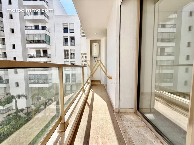 Appartement à louer à Ain Diab Extension — 4