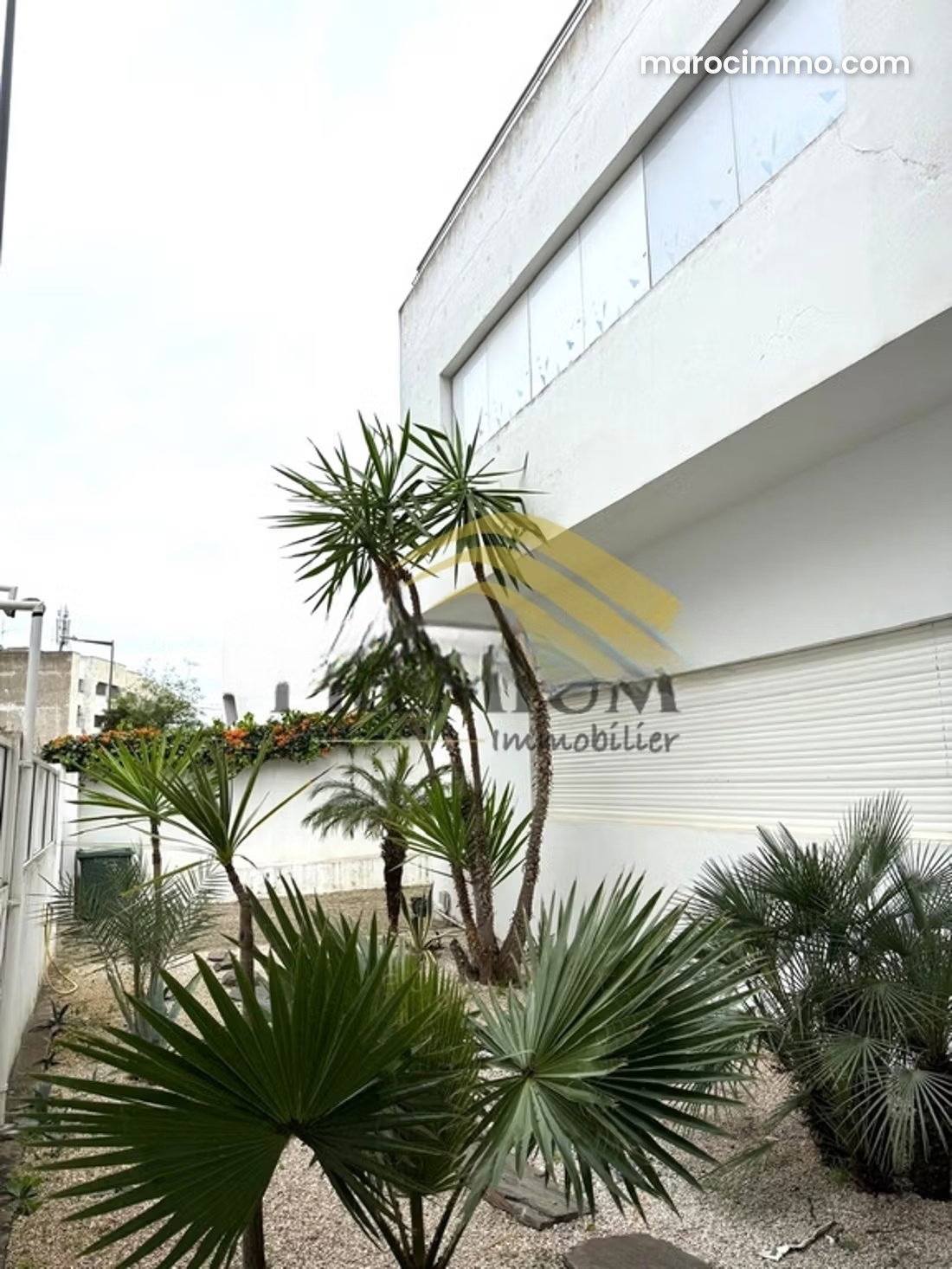 Bureau 445 m² avec jardin et terrasse, Agdal, Rabat — Rabat