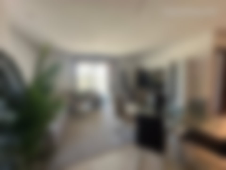 شقة مفروشة راقية مع شرفة للكراء في السويسي الرباط