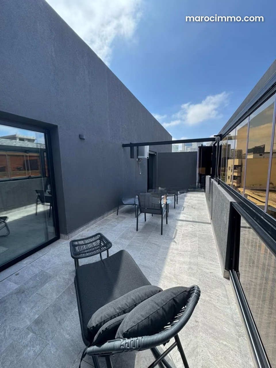 Appartement en location à Casablanca Finance City. 2 grandes pièces. Bien meublé