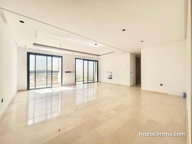 Superbe appartement résidence sécurisée piscine — 2