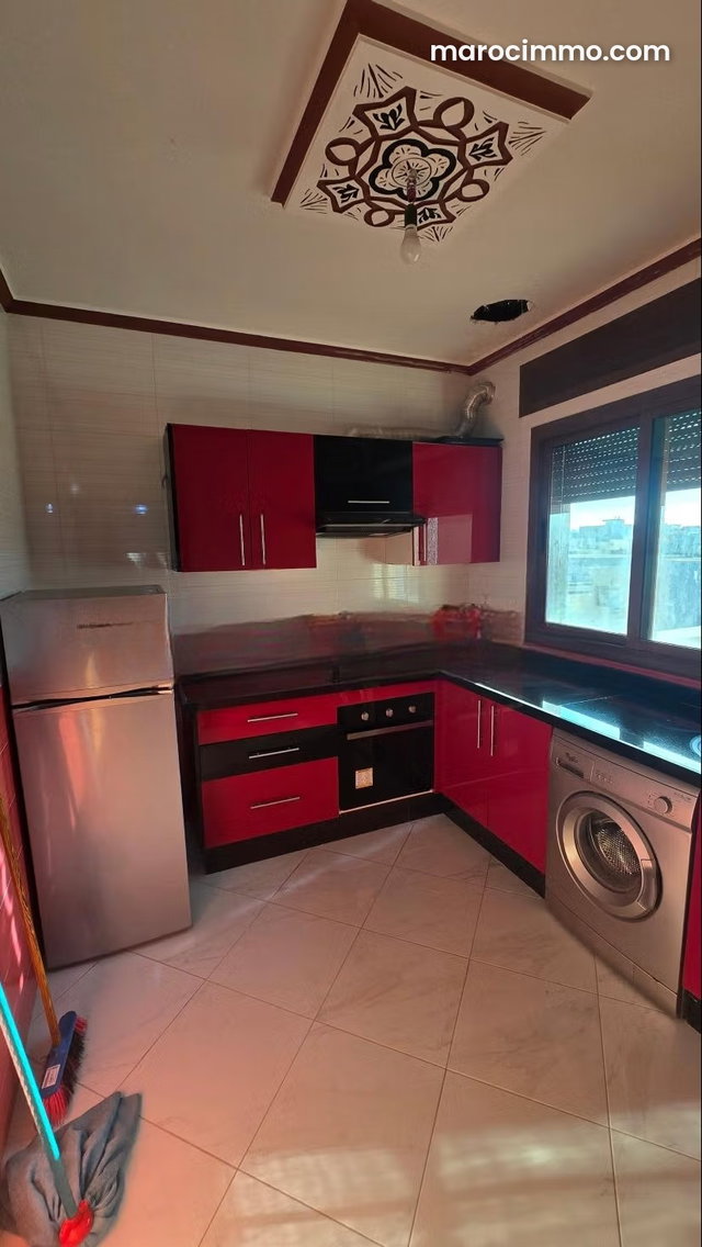 Bel appartement à vendre à Martil. Surface totale 63 m². Porte blindée, salon marocain traditionnel — 2