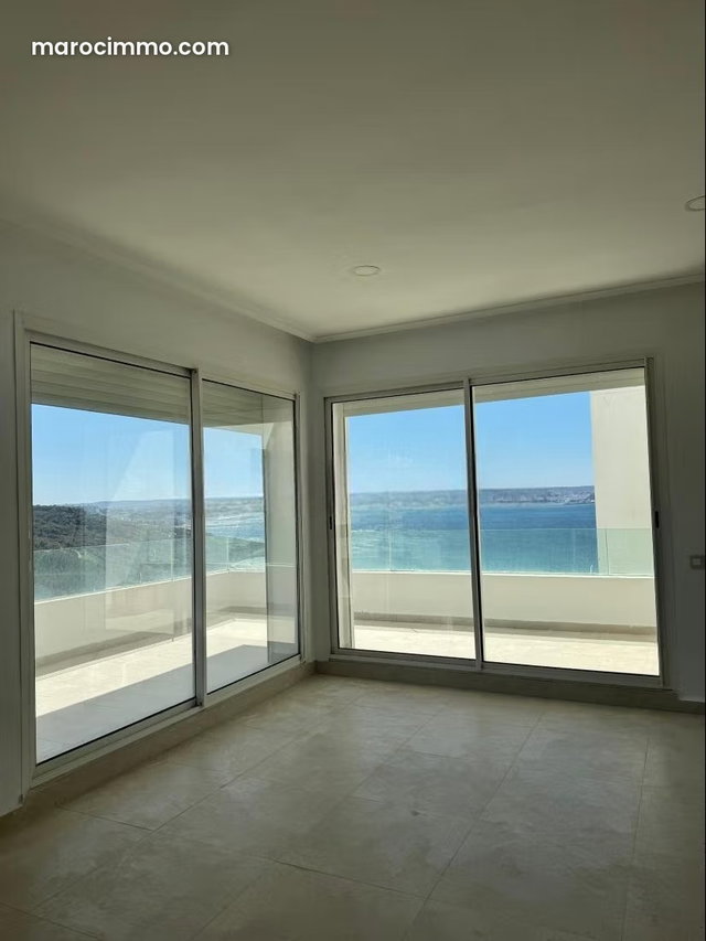 Luxury Apartment for Rent with Panoramic View — 4