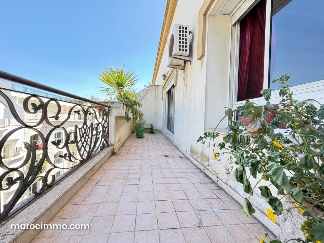 Appartement à Racine, dernier étage sans vis, à, vis, Casablanca — Casablanca