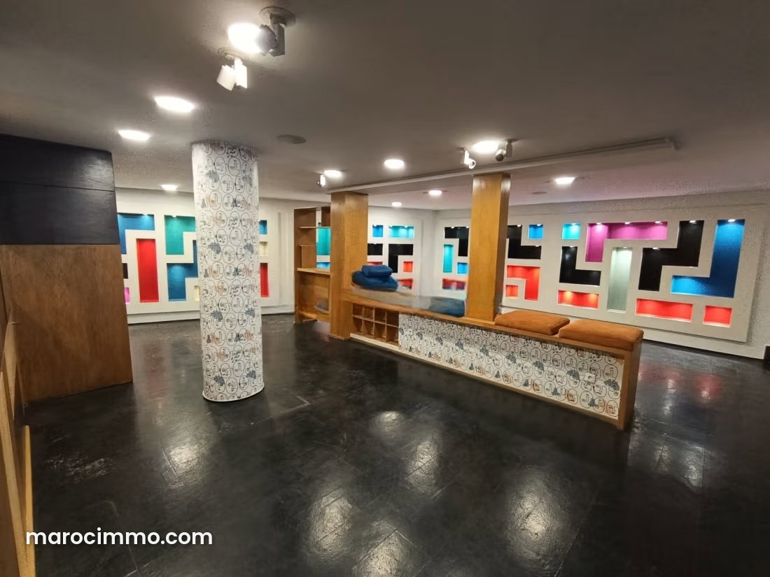 233 m² Commercial Premises, Racine, Casablanca, on a Busy Boulevard — Casablanca