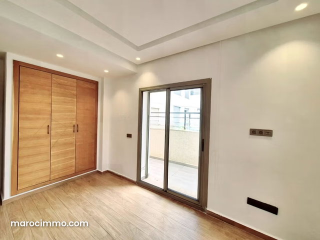 Appartement lumineux avec terrasse — 5