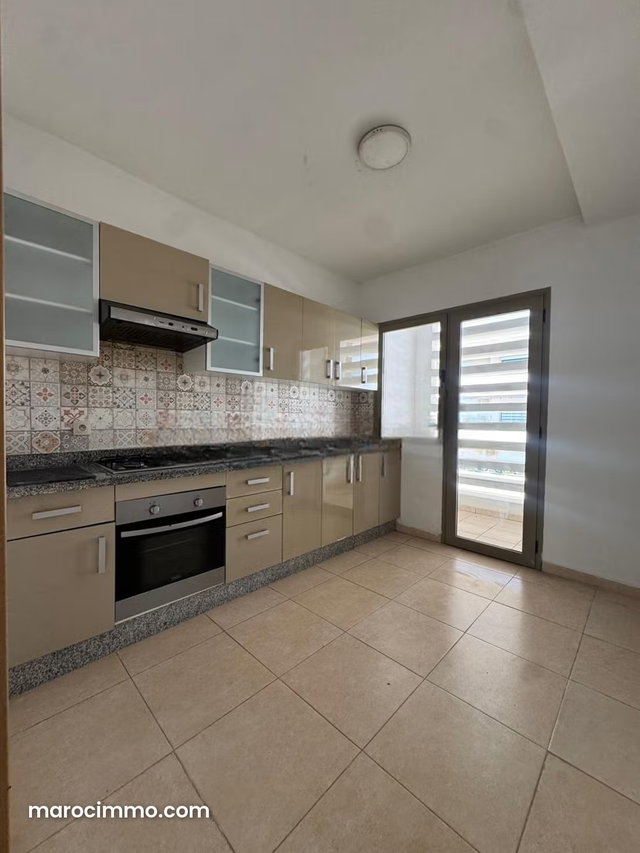 Apartment for Sale in Victoria — 2
