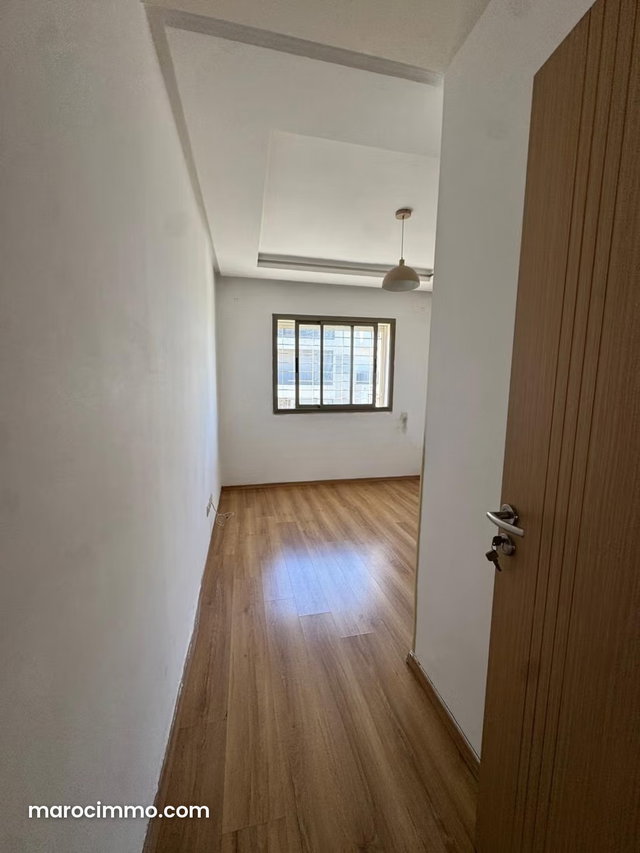 Apartment for Sale in Victoria — 3