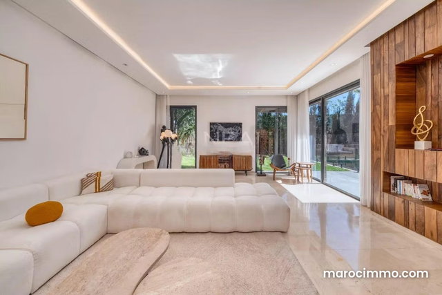 Modern Villa with Pool in Residential Complex — 2