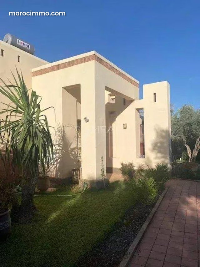 Charming Three-Bedroom Villa on Route to Fes — 3