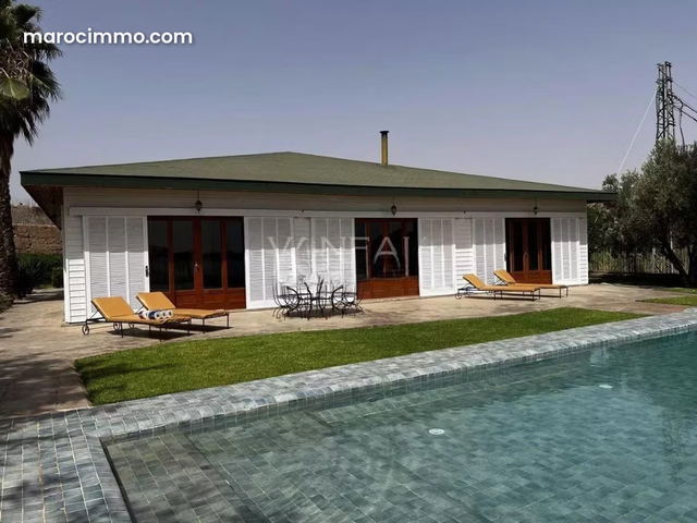 À Vendre: Maison d’Exception au Bord du Lac de Lalla Takerkou — Marrakech