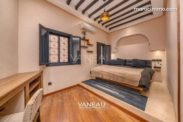 Local commercial en vente à Marrakech. Surface totale 200 m². Cuisine entièrement équipée — 5