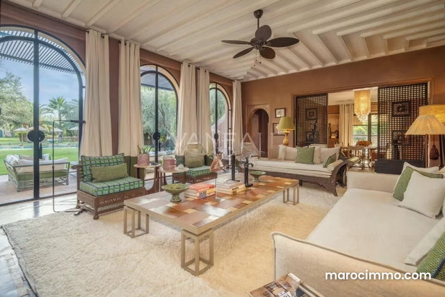Luxurious Residence with VNA 30 Minutes from City Center — 5