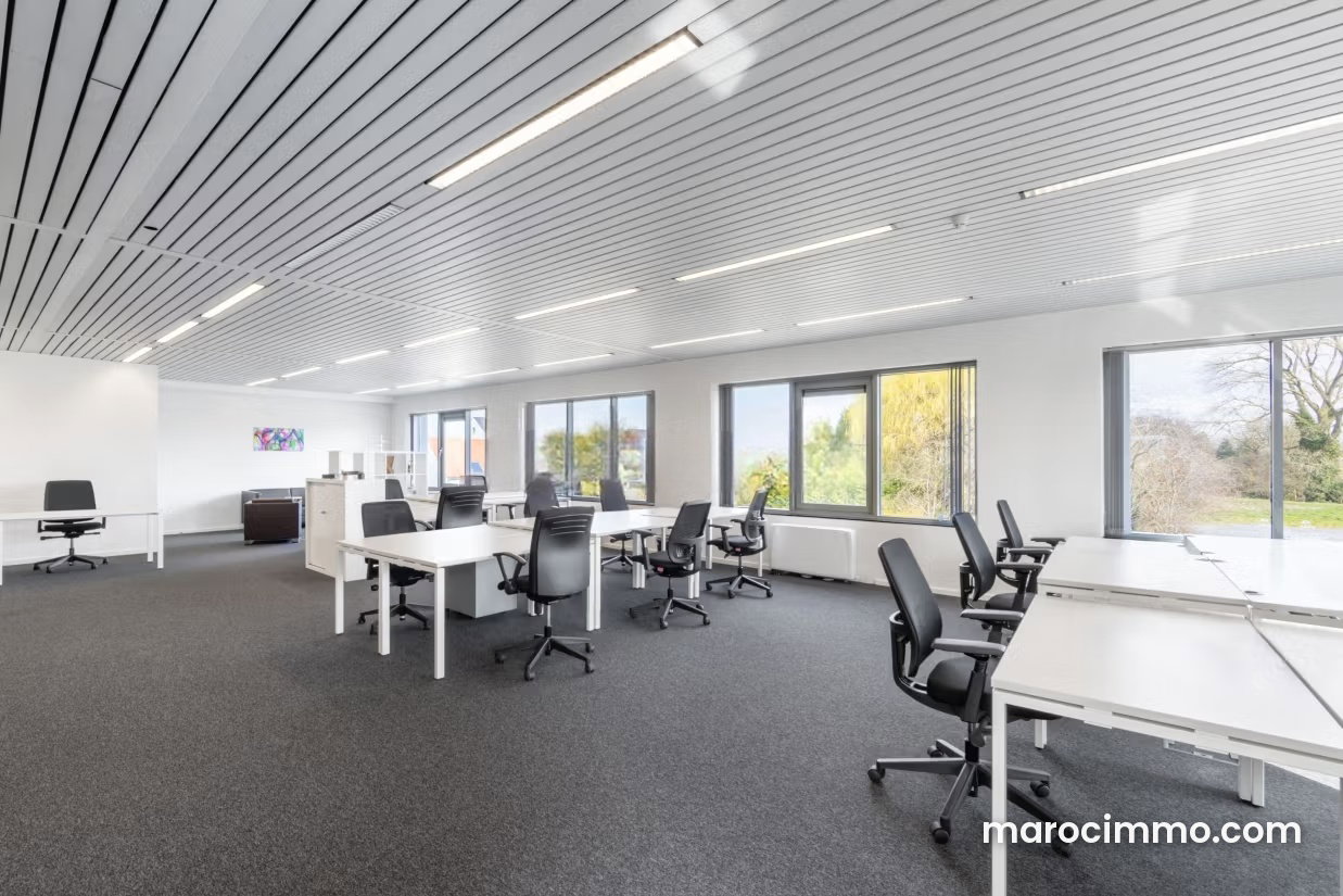 Bureau à louer au quartier Administratif à Tanger — Tanger