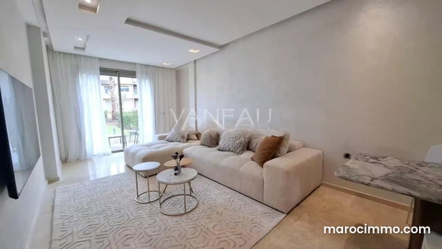 Beautiful 2-Bedroom Apartment with Private 100m² Garden in — 4