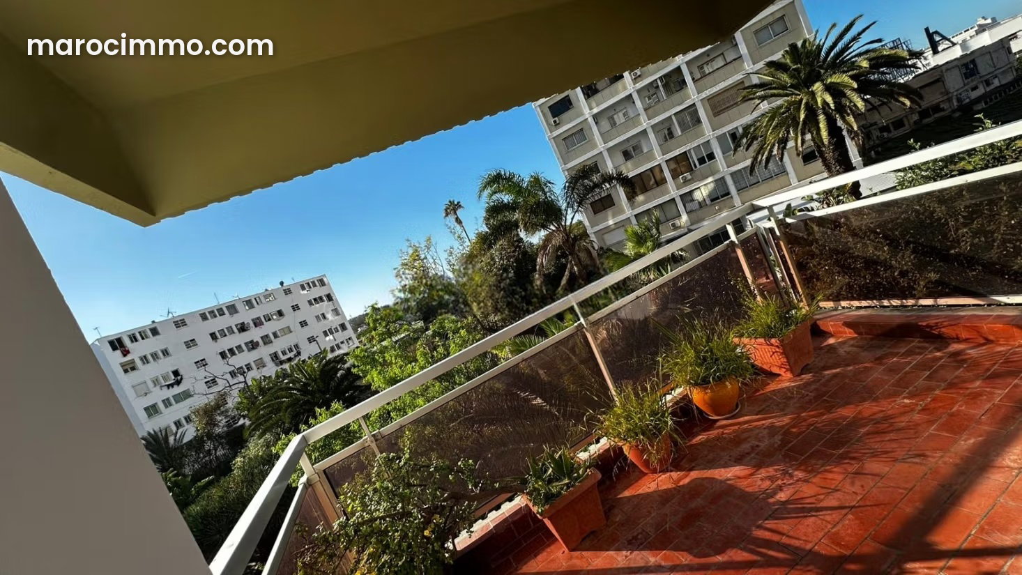 130 sqm Apartment, 2 Bedrooms, Terrace and Garage in Maarif — Casablanca