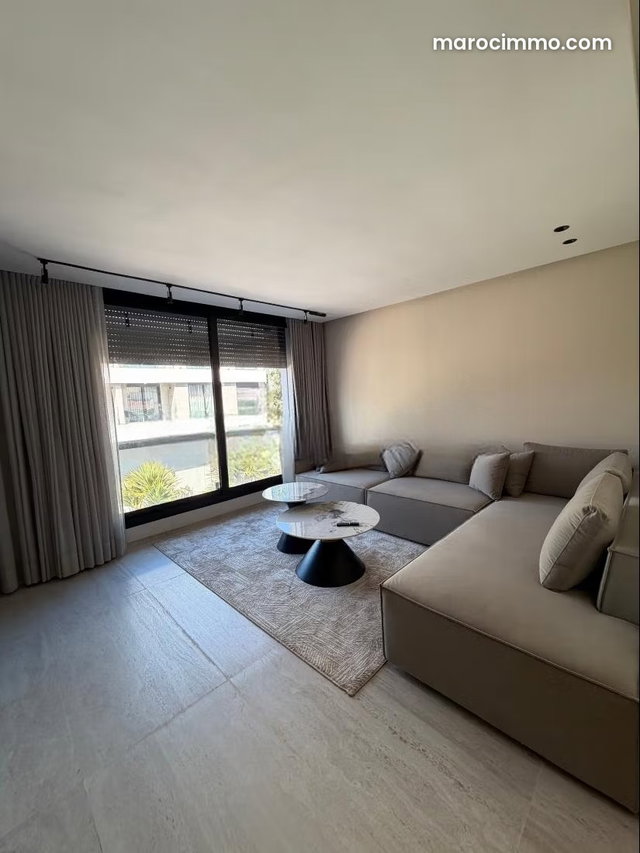 À louer studio neuf jamais habité à Riviera — 2