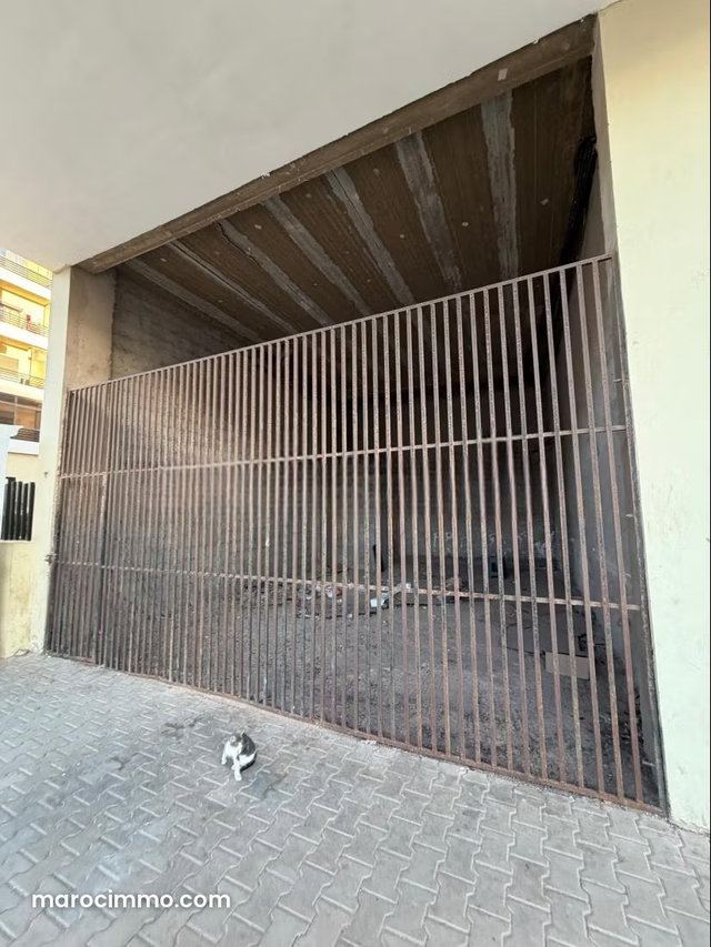 Rent 56 m² Garage in Oualfa — 3